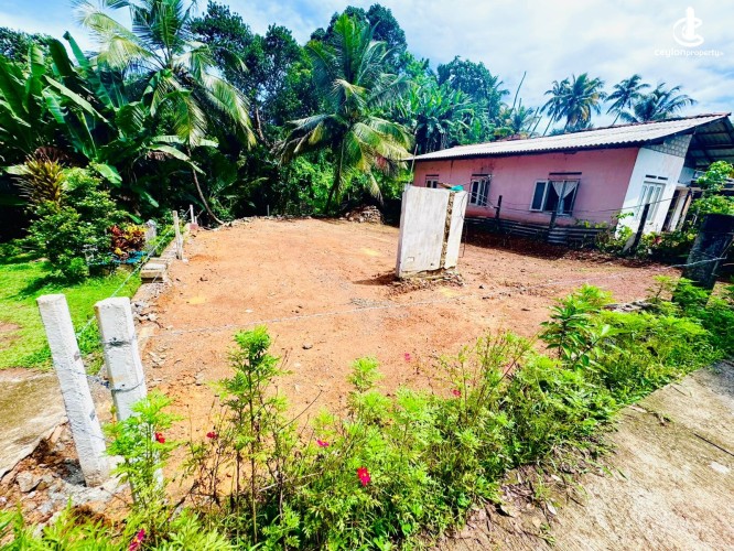 Land for Sale in Kalutara - Kalutara South, Duwa Temple Road. - photo 2