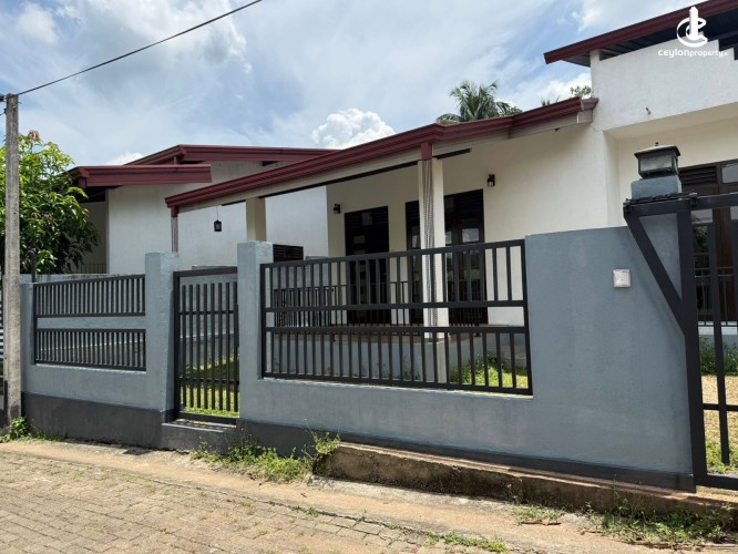 House for Sale in Delgoda - House for Sale in Delgoda - photo 1