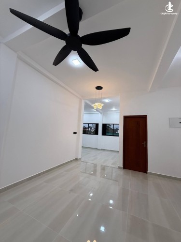 House for Sale in Athurugiriya - Modern Luxury Two-Storey House for Sale – Athurugiriya - photo 2