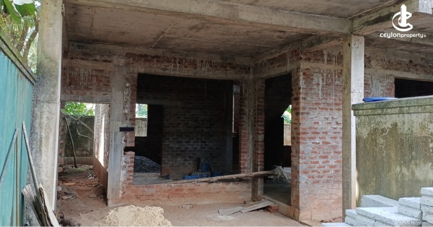 Land for Sale in Pannipitiya - 8.9 Perch Land with 3-Storey Partially Built House for Sale in Pannipitiya - photo 1