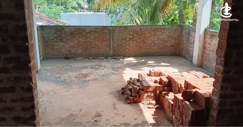 Land for Sale in Pannipitiya - 8.9 Perch Land with 3-Storey Partially Built House for Sale in Pannipitiya - photo 2