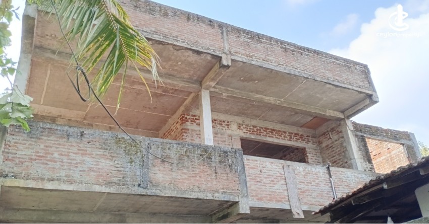 Land for Sale in Pannipitiya - 8.9 Perch Land with 3-Storey Partially Built House for Sale in Pannipitiya - photo 5
