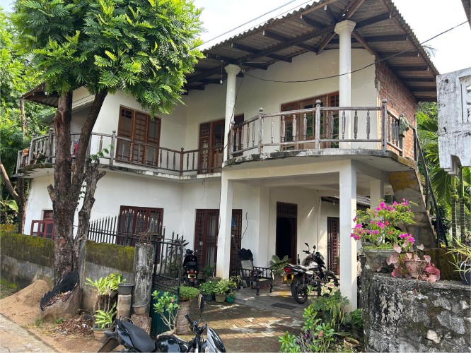 House for Sale in Medirigiriya - Two-Storey House with Land for Sale in Medirigiriya - photo 2