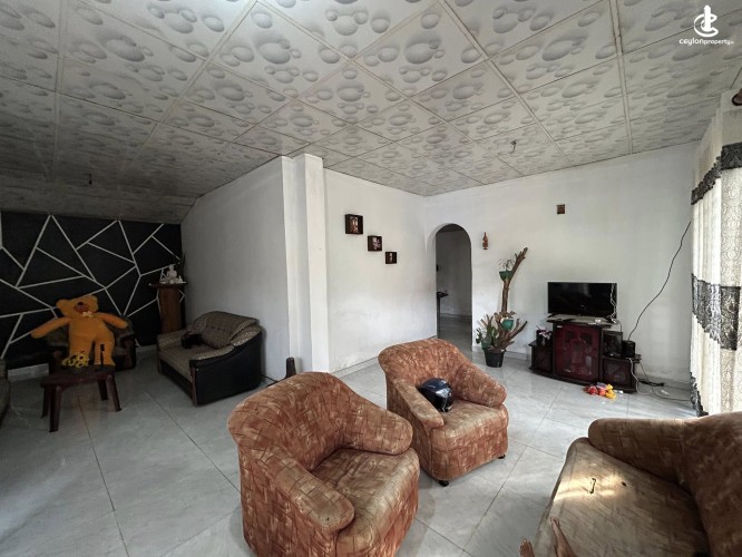 House for Sale in Medirigiriya - Two-Storey House with Land for Sale in Medirigiriya - photo 3